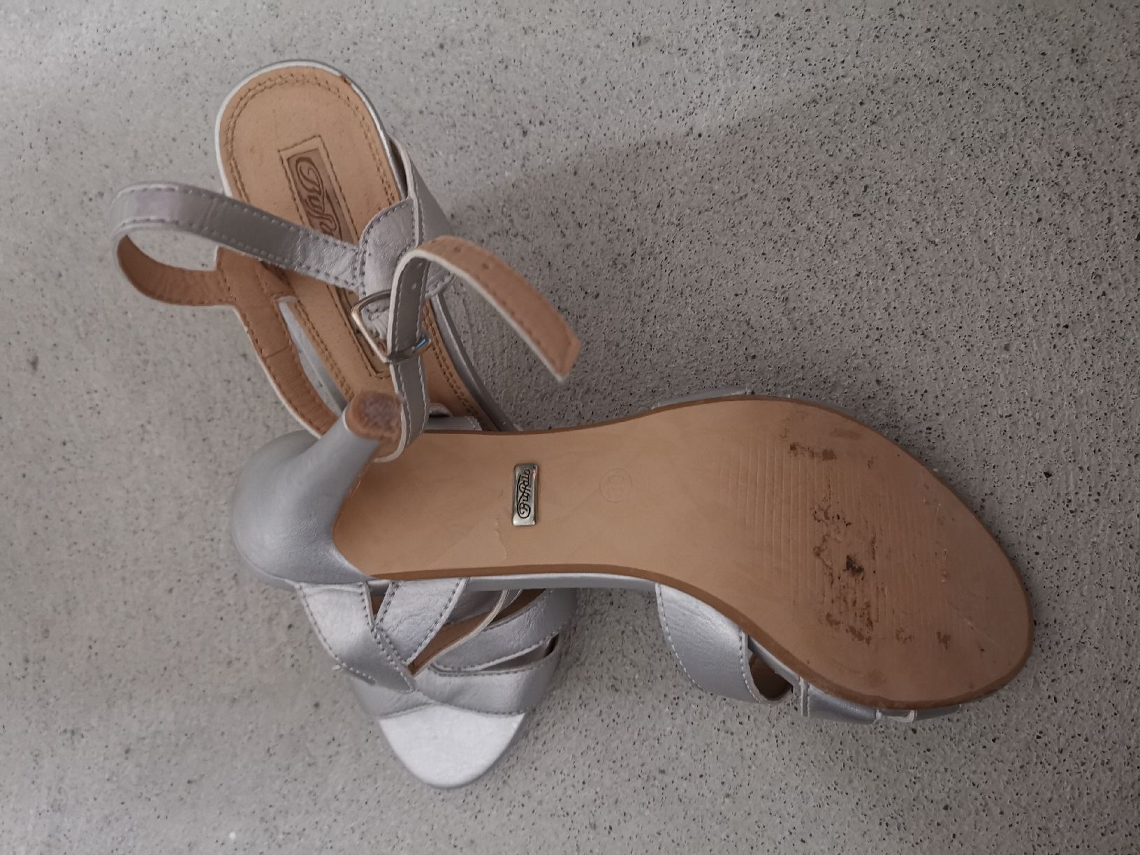 Buffalo Scarpe da donna: Buffalo Silber Sommerschuhe – Usato da Egg b. Zürich venduto da Pronsch 2