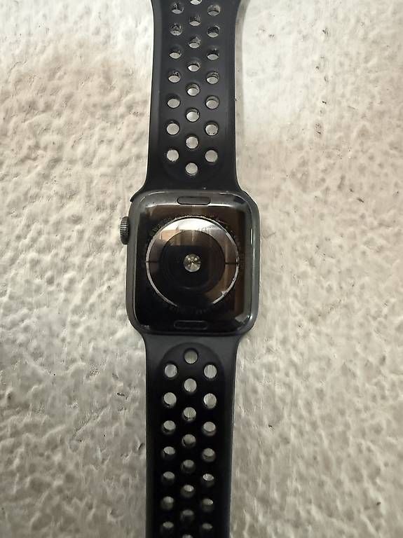 Apple Smartwatch: Apple Watch Series 4 – Usato da Elgg venduto da _Illy_ 1