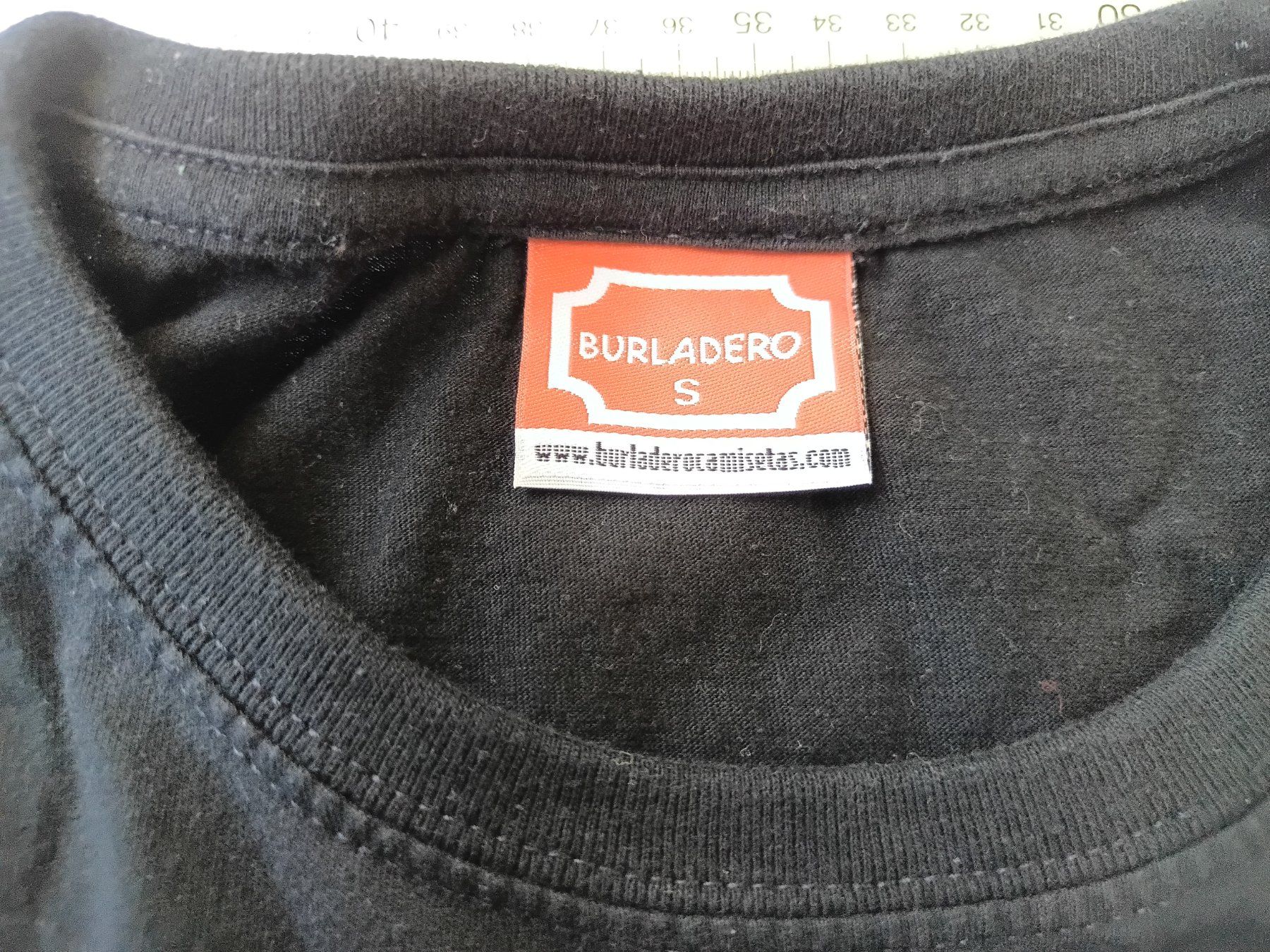 Hemden, T-Shirts & Polos: T-Shirt Guggenheim-Bilbao – Neu und originalverpackt aus Wängi von Ladys_First 4