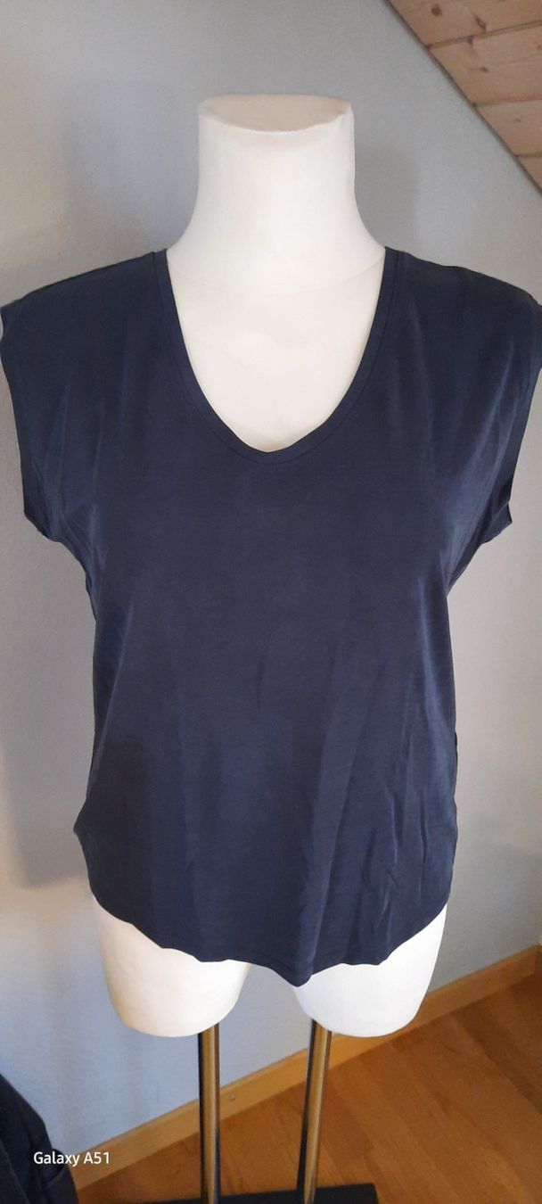 Only T-shirt: ***ONLY*** Shirt Gr. L antrazit – Usato da Wädenswil venduto da H2H_Secondhandshop 1