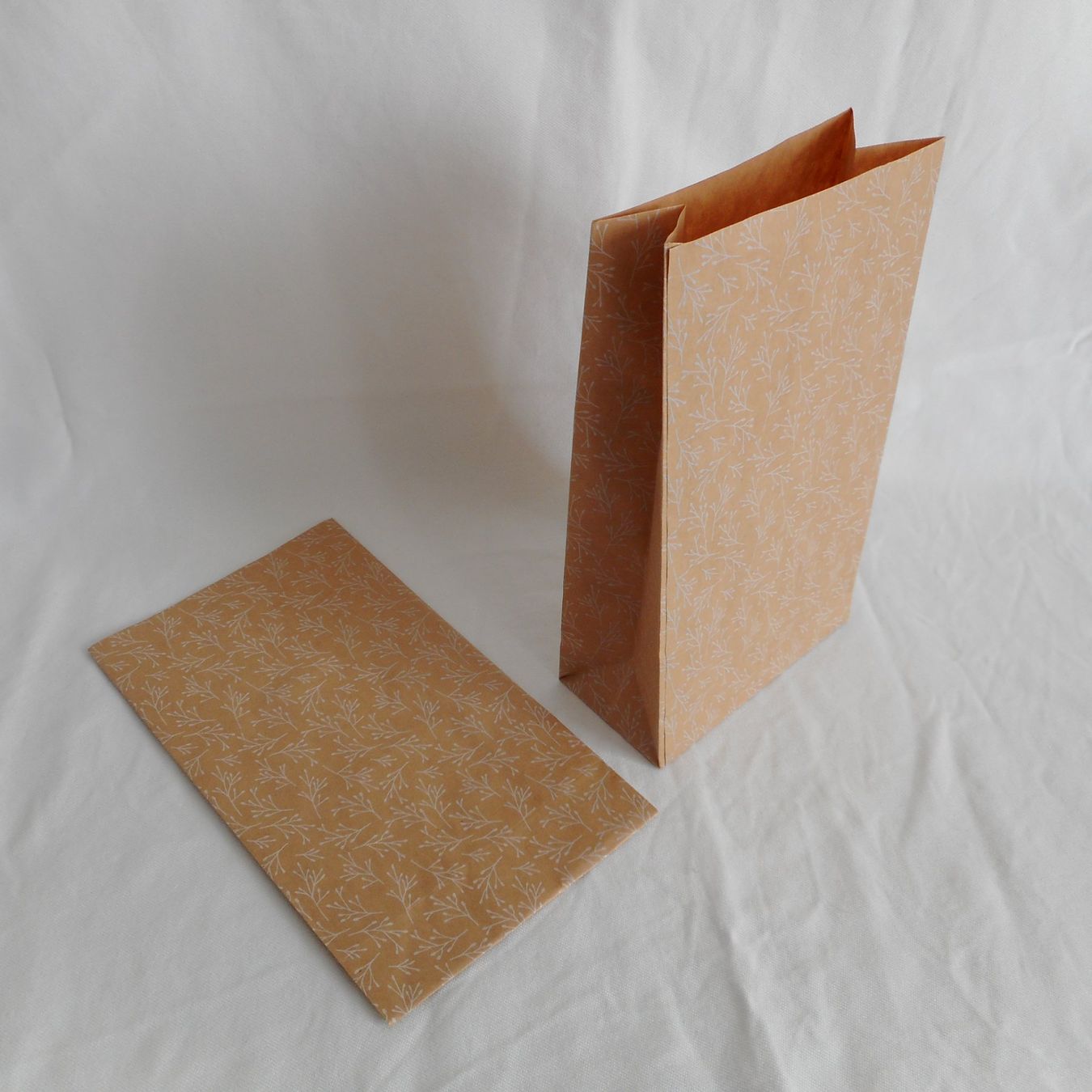 Tutte le decorazioni: 5er Set Weihnachts-Papiertüten Sandbraun – Nuovo (secondo la descrizione) da Niederlenz venduto da Berghem 1