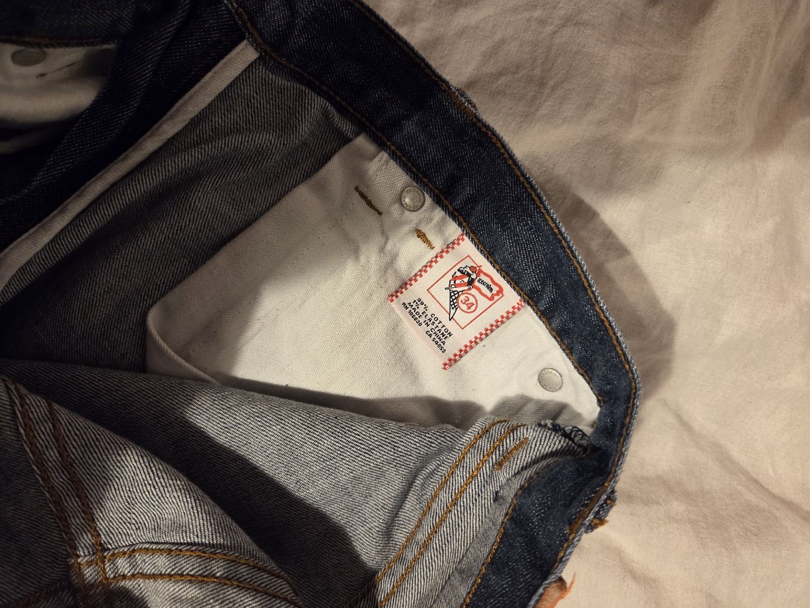 Jeans: Y2k lowwaist Jeans mit Print – Gebraucht aus Bern von leloskiosk 2