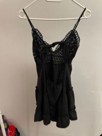 Schwarzes Micas Sommerkleid mit Spitze, Grösse M - Neuwertig