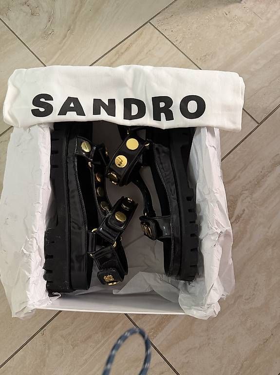 Chaussures femmes: Sandro sandales cuir 41 – D'occasion à Morges par natassa