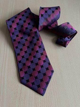 Cravate Kenzo Homme violette à pois, soie 100% - Top!