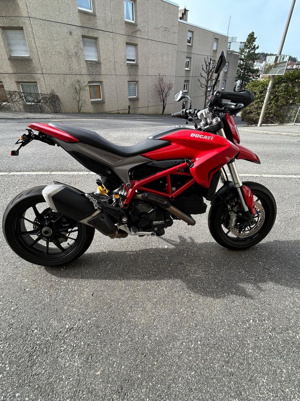 Ducati Strada: Ducati Hypermotard 821 – Usato da La Chaux-de-Fonds venduto da tuoro25 2