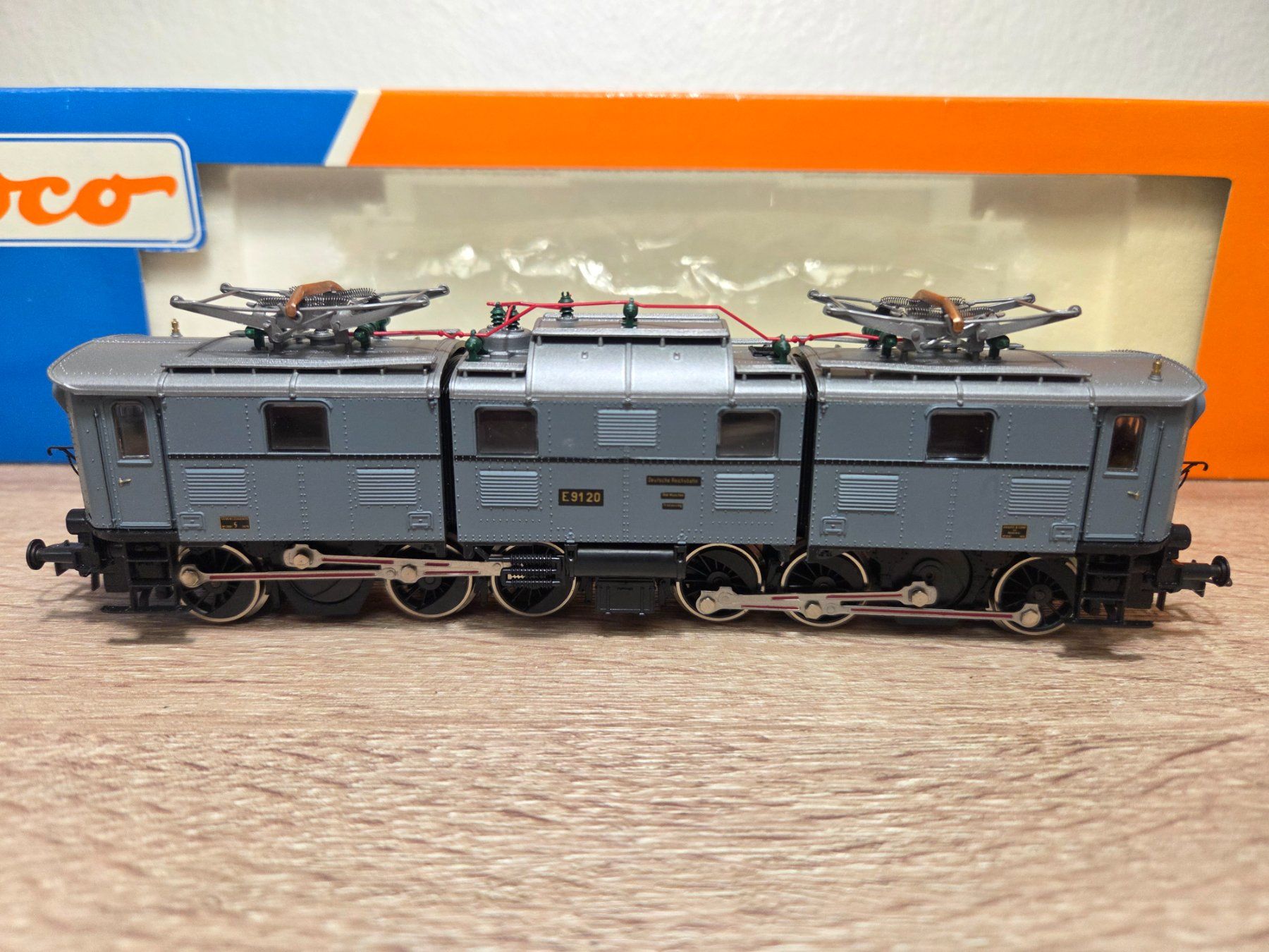 Roco Modelleisenbahnen: Roco 43427 E-Lok BR E91 DR H0 – Gebraucht aus St-Aubin-Sauges von Lo_Go