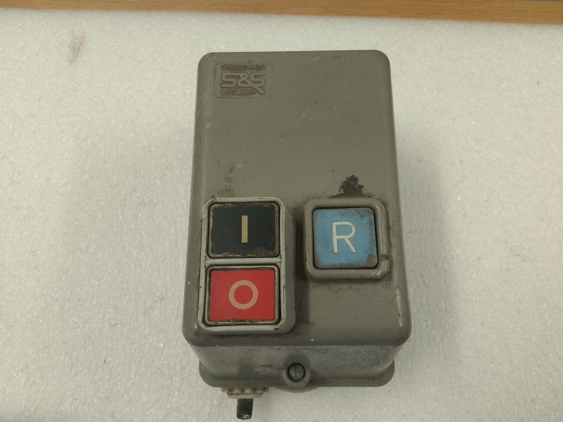 Spine: Elektro Konvolut Schalter Stecker Drehschalter – Difettoso da Trubschachen venduto da Caddy8 7