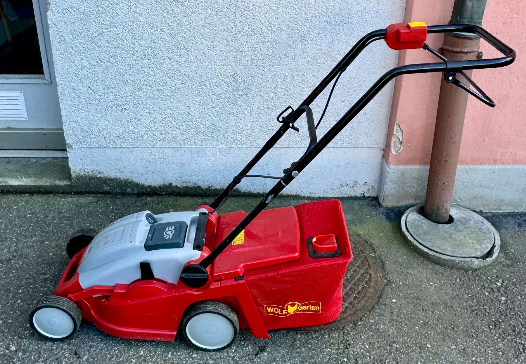 Wolf Garten Rasenmäher: Wolf Garten Expert 37 Elektro-Rasenmäher – Gebraucht aus Root von  4