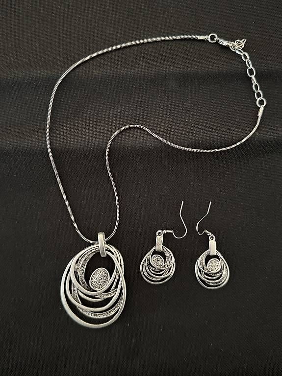 Autres bijoux: Schmuck-Set NEU – D'occasion à Kaltbach par samurai55 1