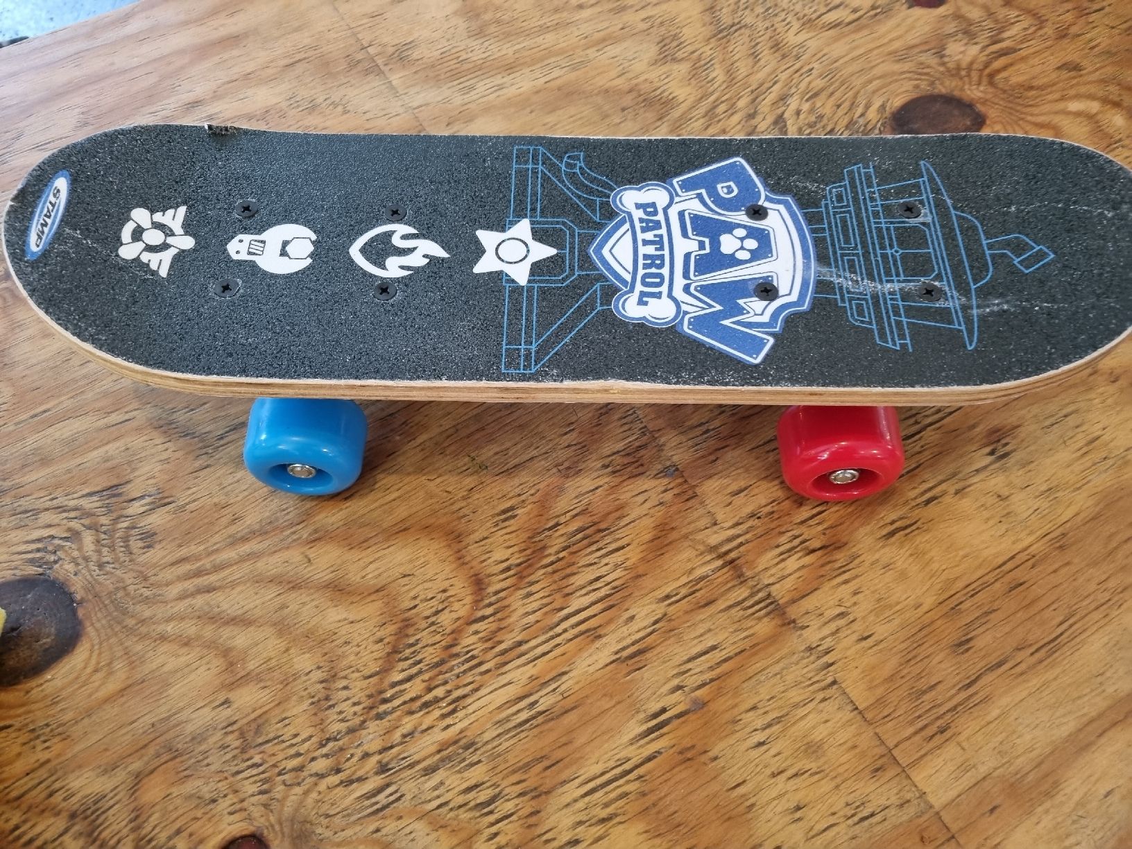 Skateboards: Paw Patrol Skateboard – Nuovo (secondo la descrizione) da Basel venduto da and_m5k5