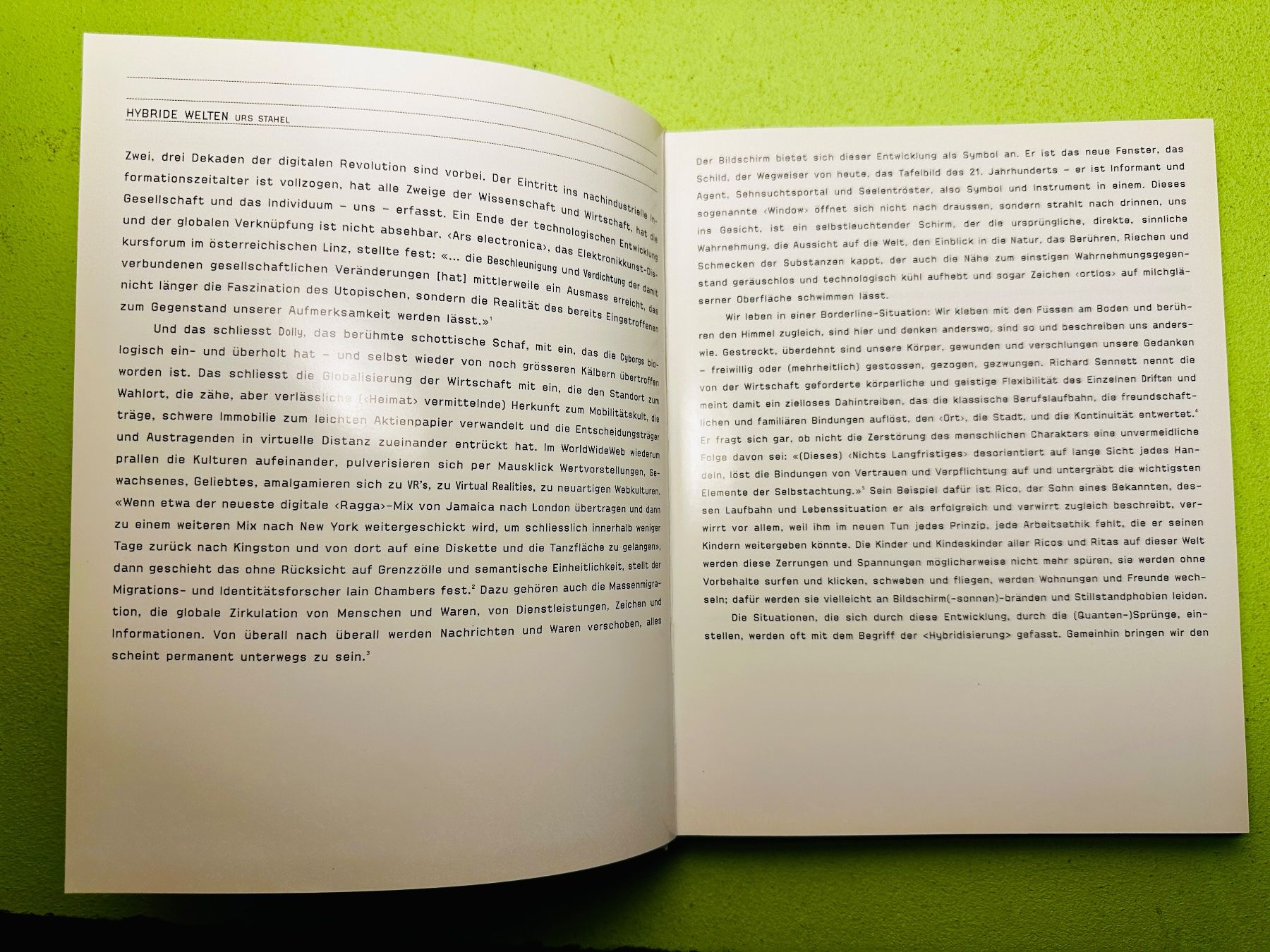 Livres: Urs Stahel: Hybrid. e/d. – D'occasion à Zürich par allp 2