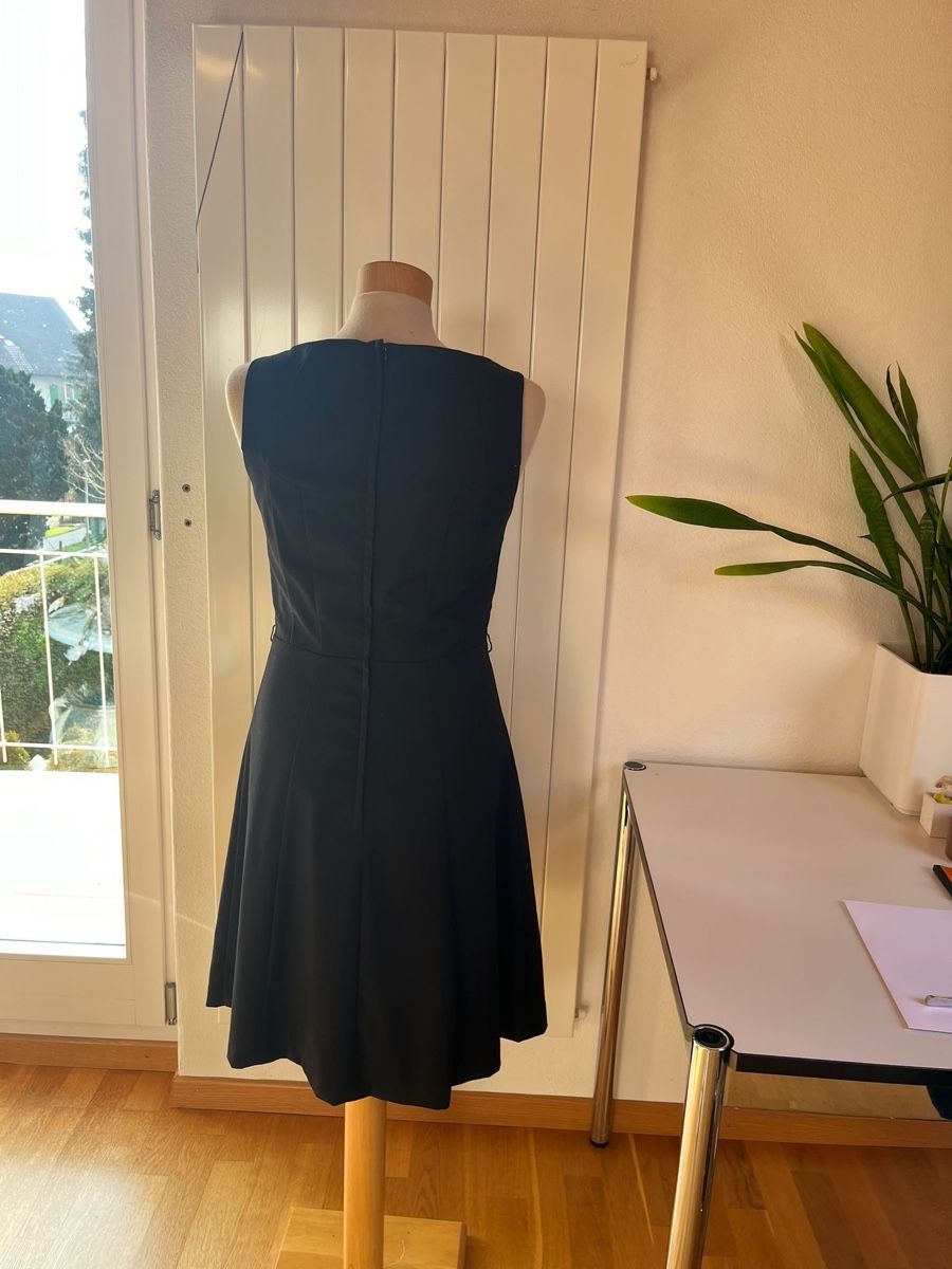 Vestiti: Kleid / Schwarz / Grösse 36 – Usato da Hünibach venduto da s.leptir