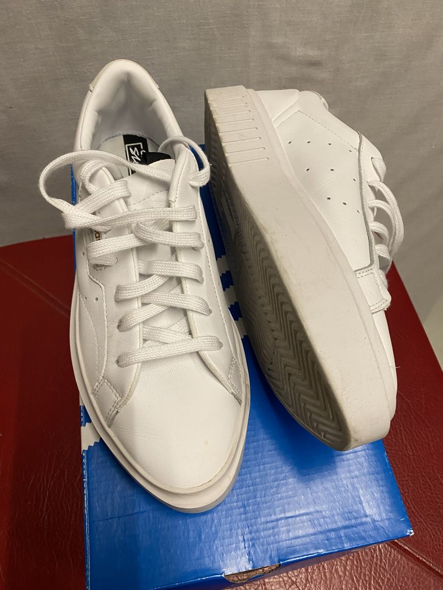 Adidas Scarpe da donna: Adidas Sleek, 41 1/3 – Nuovo (secondo la descrizione) da Schönenwerd venduto da Jovanotti99