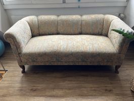 Sofa mit ausklappbarer Fussstütze Stoffmuster Grösse 2-Sitze