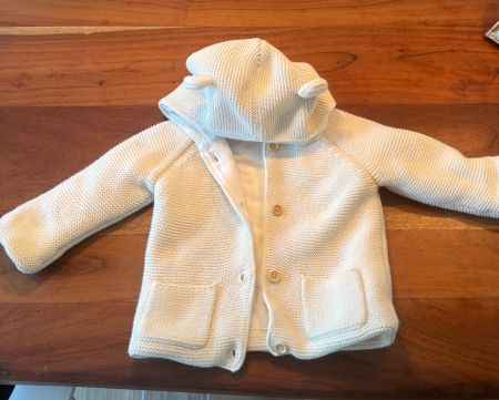 Baby Strickjacke mit Bärenohren weiss Gr. 74