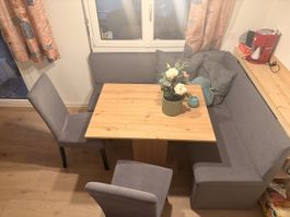 Eckbank + Tisch + 2x Stuhl
