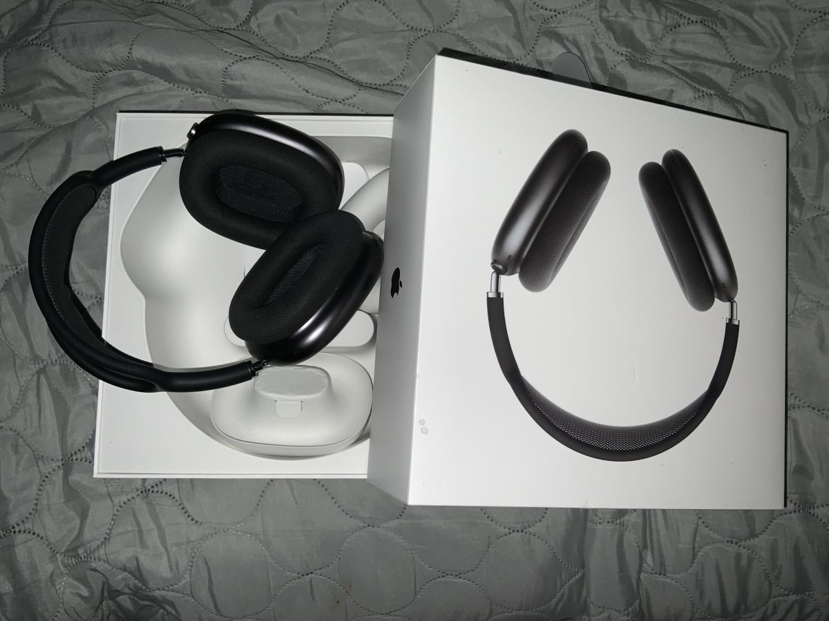 Apple Casques audio: Apple AirPods Max Kopfhörer Space Grau neuwertig – Défectueux à Wettingen par beernase
