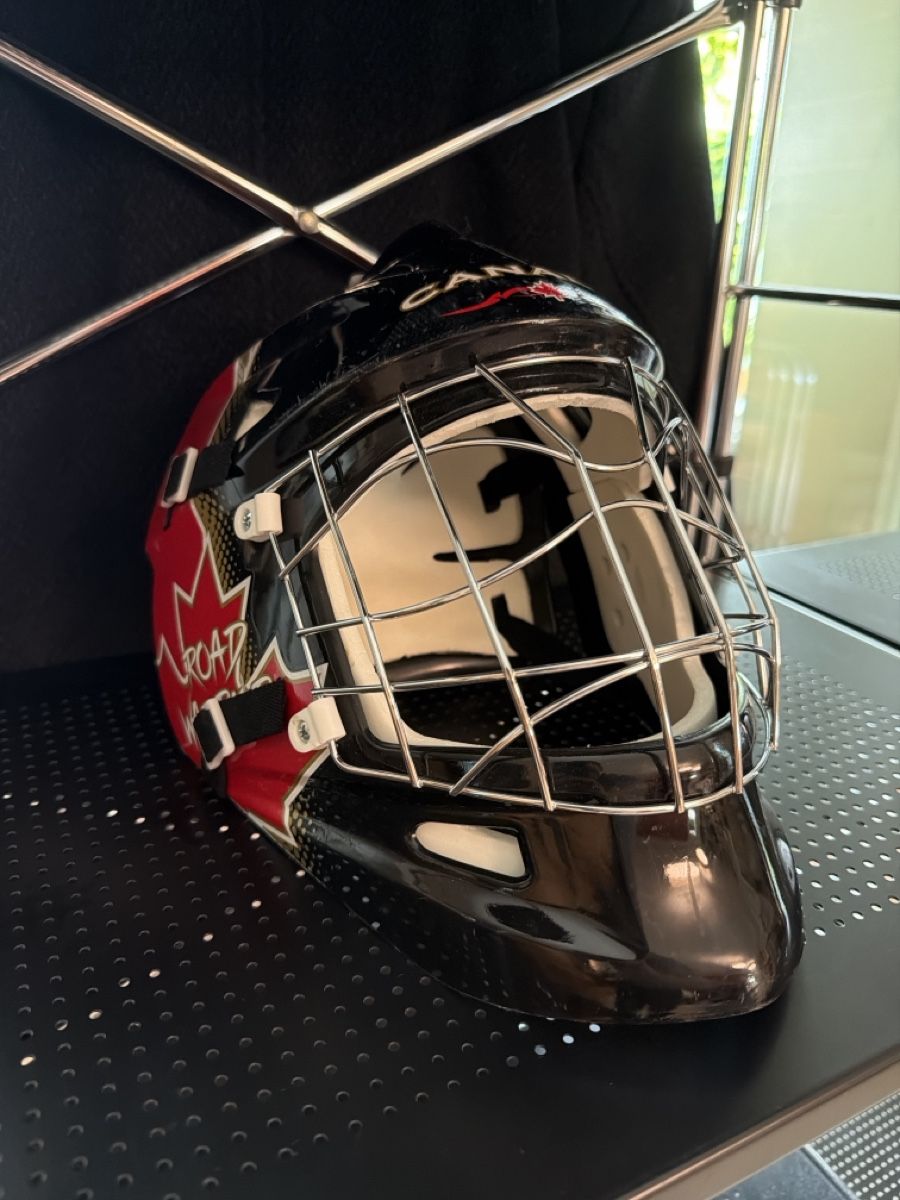 Caschi: Unihockey Helm – Usato da Kriens venduto da PhilippeStucki 1