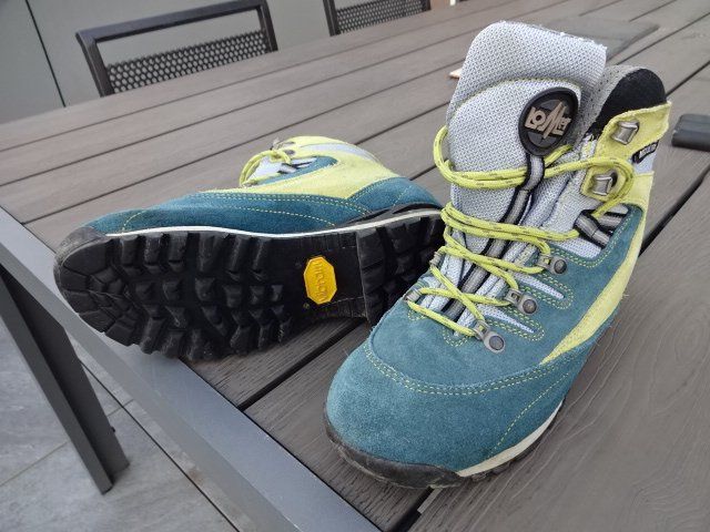 Scarpe da donna: Wanderschuhe Lomer Gr. 38 – Usato da Steffisburg venduto da quick8 1