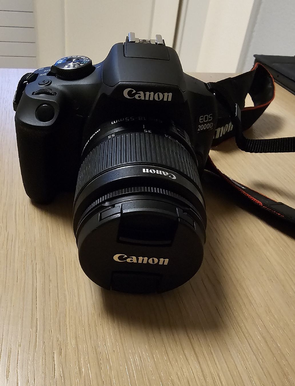 Canon Appareil photo: Canon Eos 2000d mit 2 Akkus Neuwertig – D'occasion à recherswil par R_M_R 1