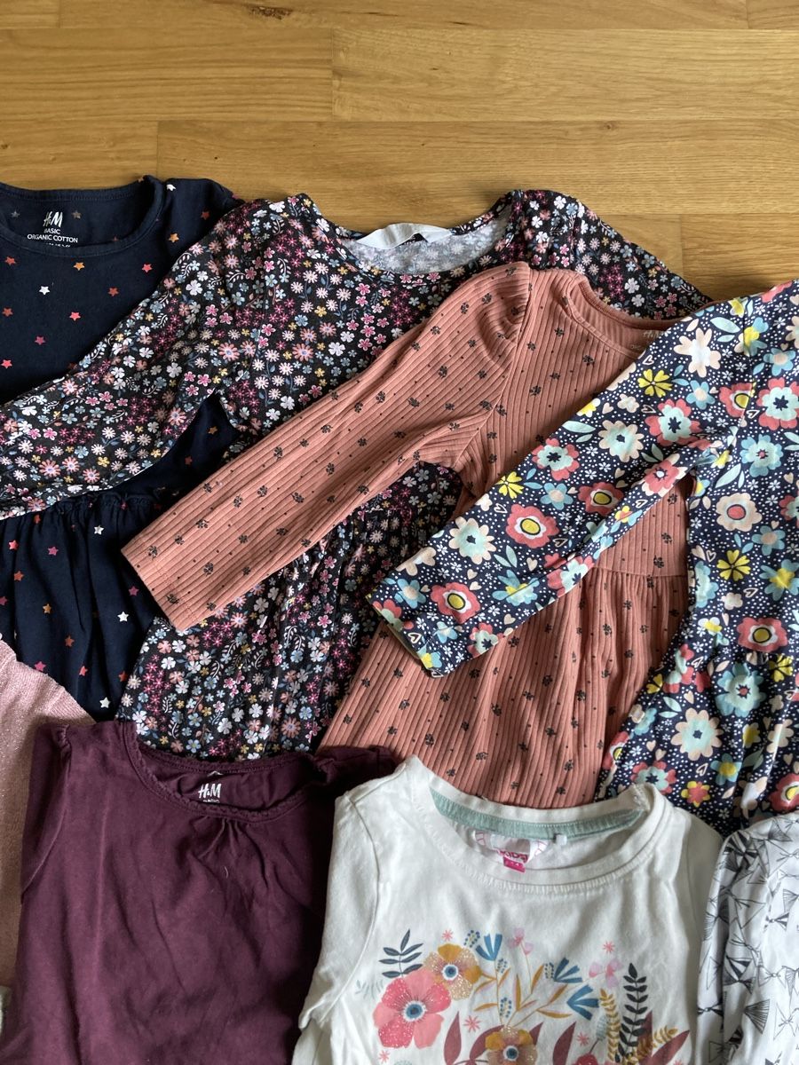 Kleiderpakete & -sets: Mädchen Kleiderset  Grösse 98/104 – Gebraucht aus Staad SG von gab_7dr9 5