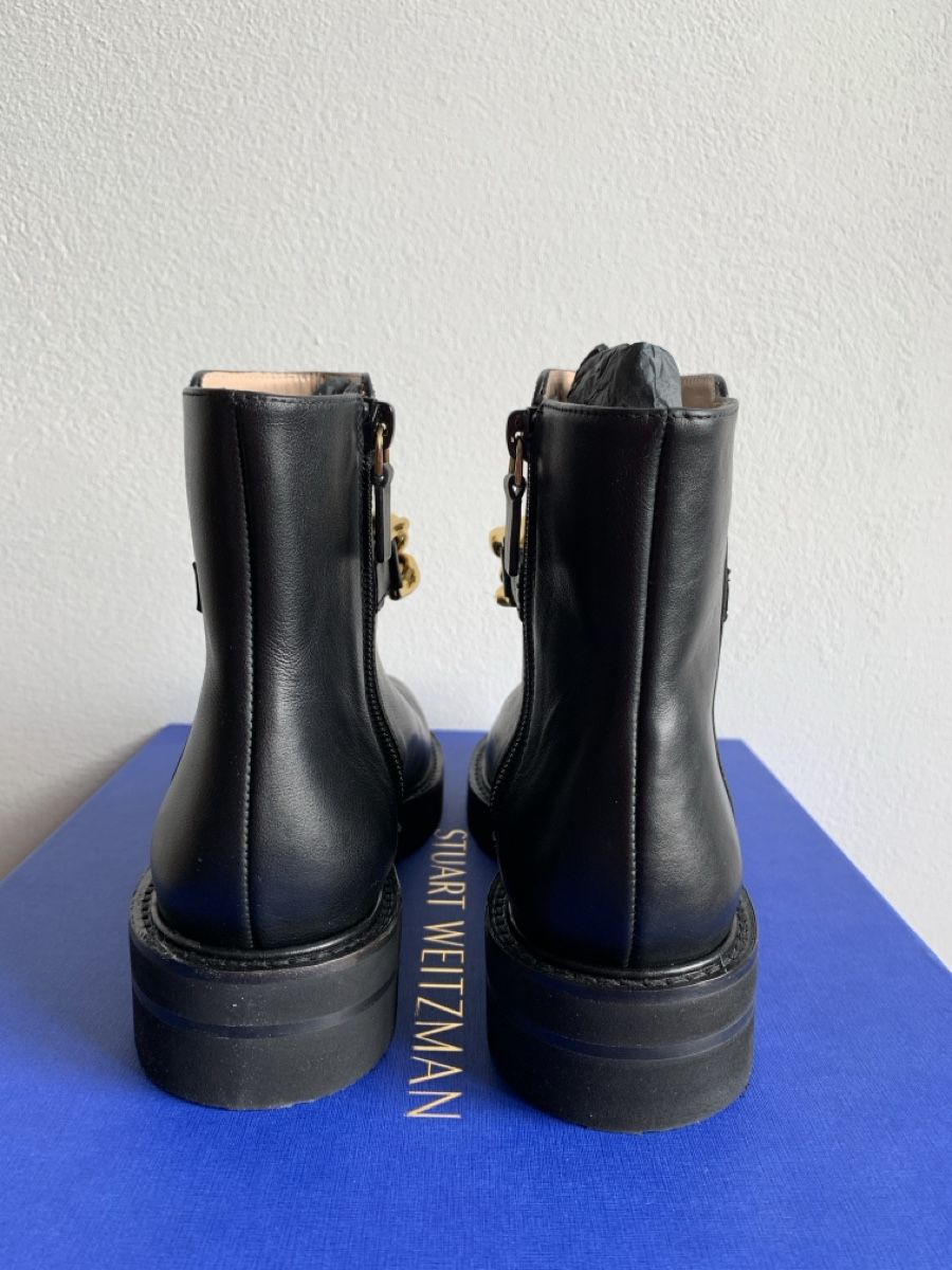 Stuart Weitzman Scarpe da donna: Stuart Weitzman: Schwarze Stiefeletten mit dicker Goldkette – Nuovo (secondo la descrizione) da Luzern venduto da designluzern 6