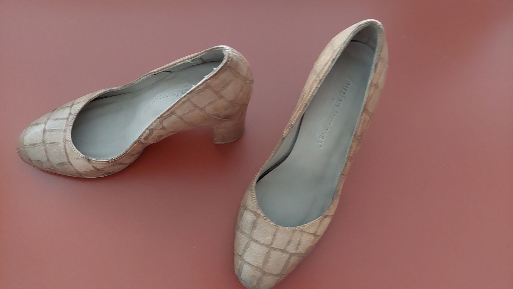 Damenschuhe: Damen Pumps – Neu (gemäss Beschreibung) aus Zürich von bue_5vyj