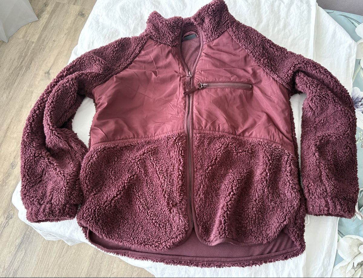 Jacken: Jacke – Neu und originalverpackt aus Küssnacht am Rigi von Wir-3