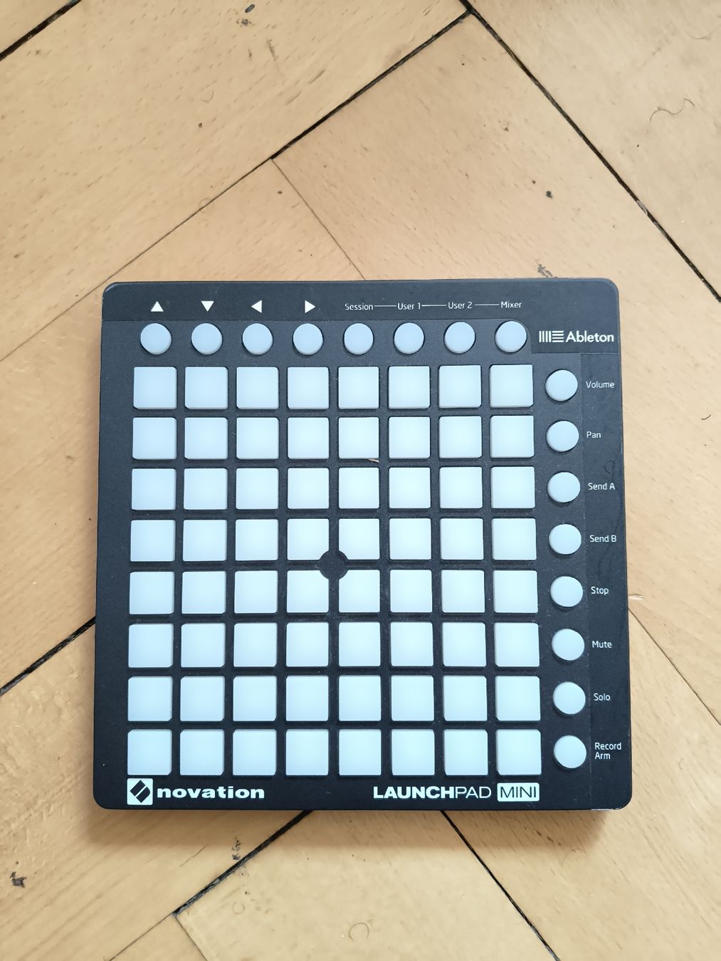 Novation Instruments de musique: Launchpad mini mk1 – D'occasion à Bern par loi_5jtn