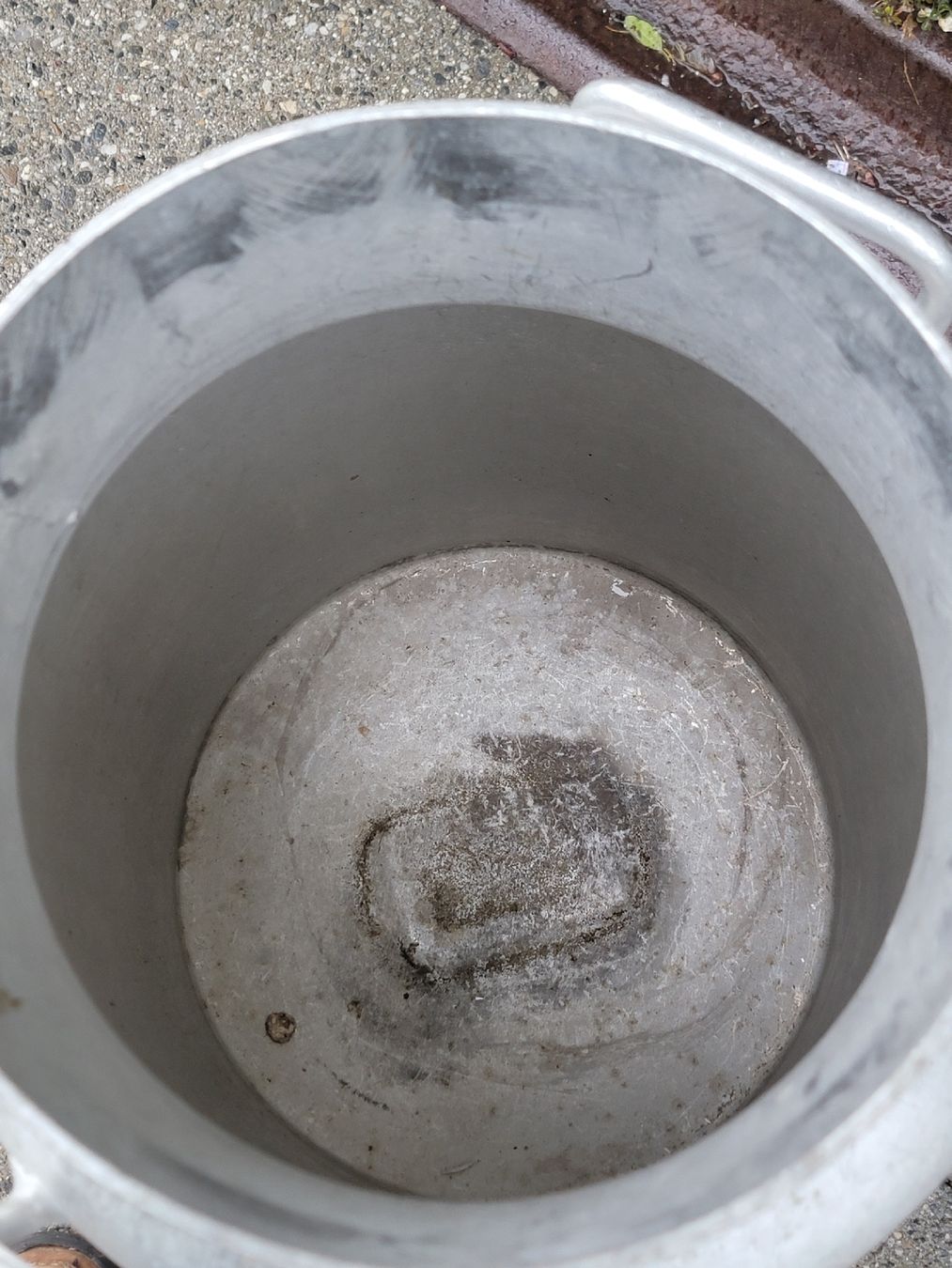 Autres articles pour la maison: Milchkübel 40 Liter – D'occasion à Sils im Domleschg par platin01 4