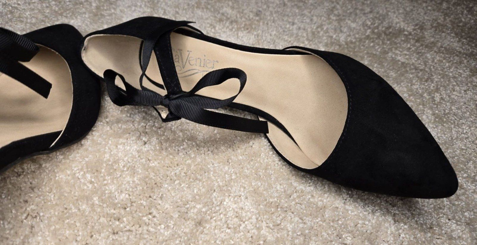 Scarpe da donna: Schwarze  Pumps mit Bändern, Grösse 38, Neu! – Nuovo (secondo la descrizione) da Rheinsulz venduto da Gilea 7