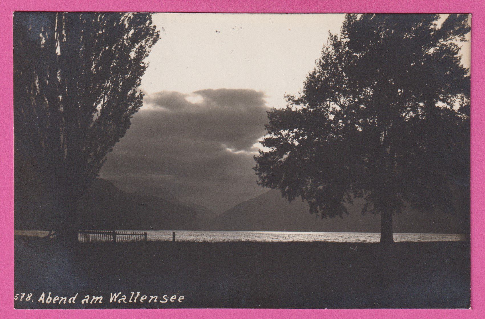 Cartes postales: Abend am Wallensee / Walensee gel 1916 – D'occasion à Einsiedeln par dillie