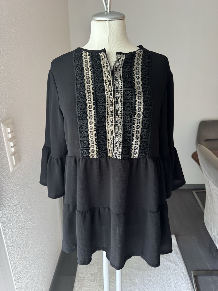 Tuniche: Schwarzer Tunika mit Rüschen & Spitze Gr. 38 – Nuovo (secondo la descrizione) da Olten venduto da bir_k96n