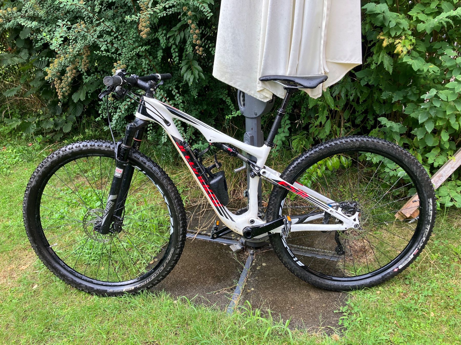 Specialized Vélos: Specialized Epic FSR Comp Carbon 29 2016 – D'occasion à Rapperswil SG par