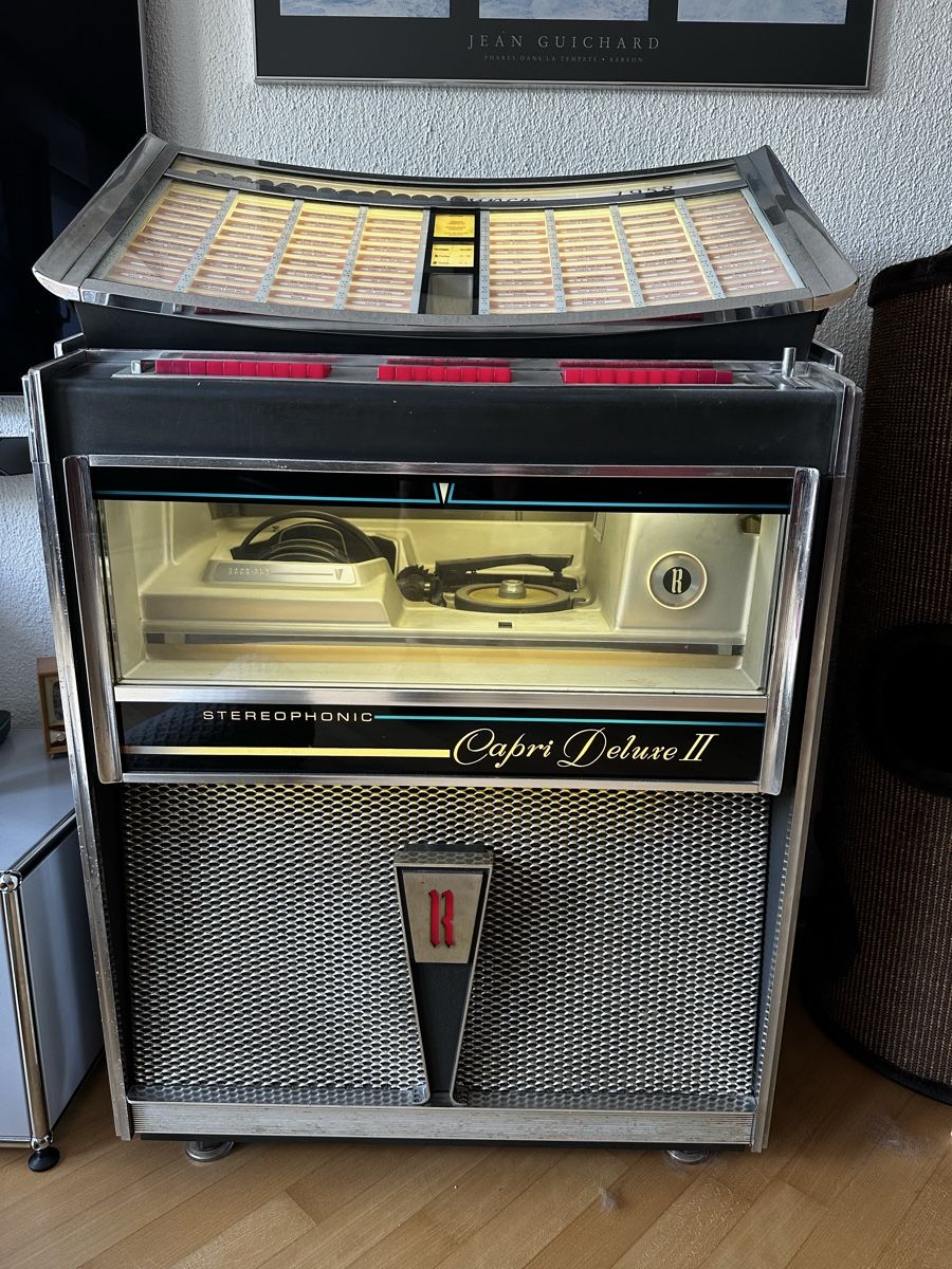 Rock-Ola Jukebox: Rock Ola Capri Deluxe II – Usato da Münsingen venduto da Sim2977