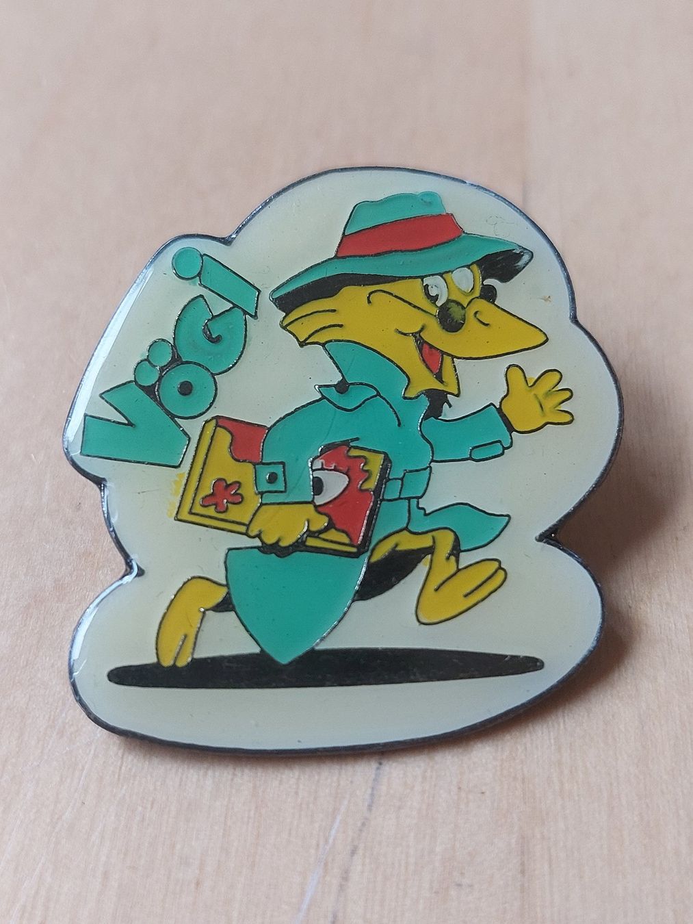 Placchette & Badge: 5 VÖGI - PIN – Usato da Gipf - Oberfrick venduto da Esnoopy 4