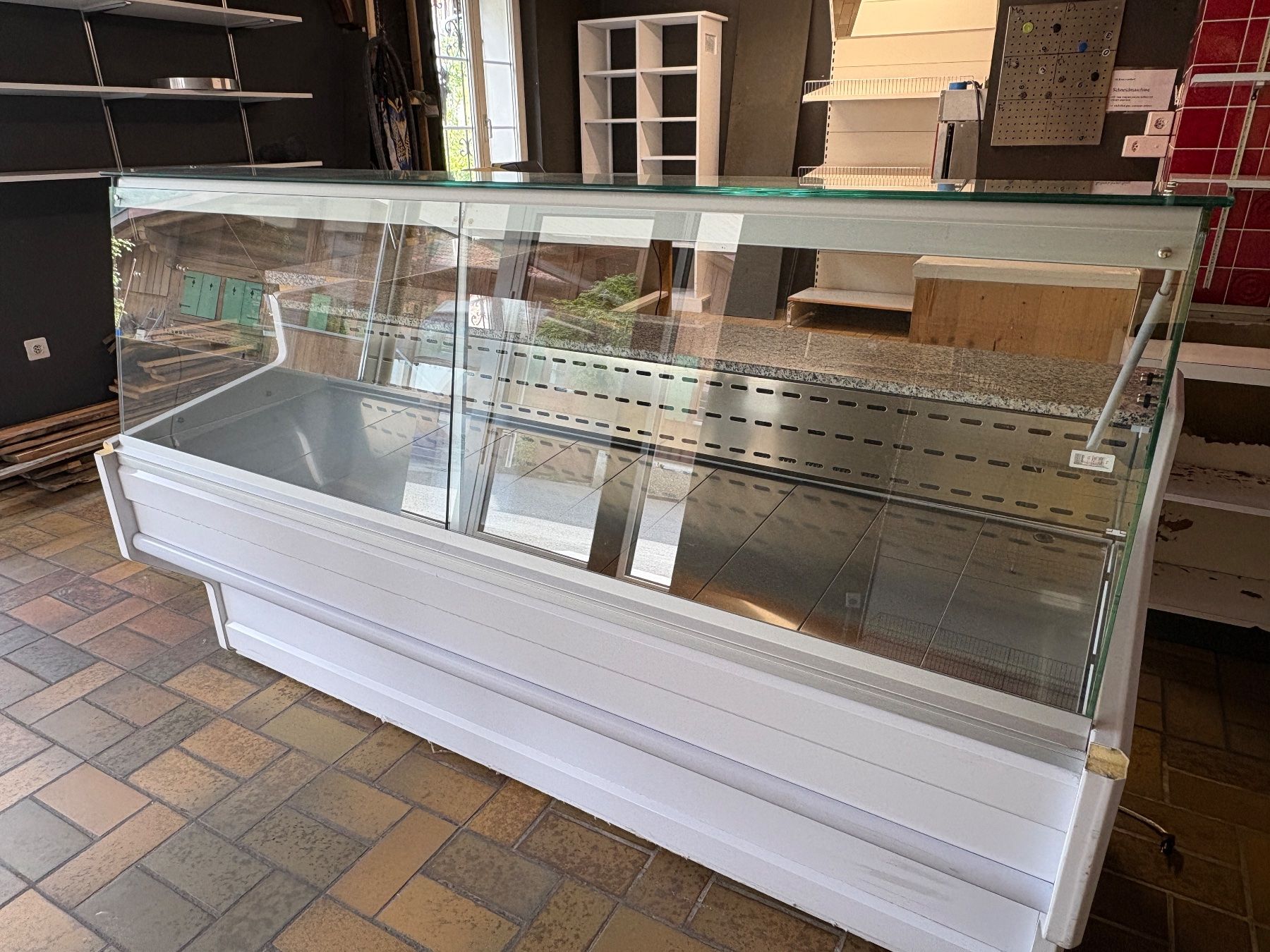 Vitrines: Kühlvitrine gebraucht – D'occasion à Merligen par nil12 1