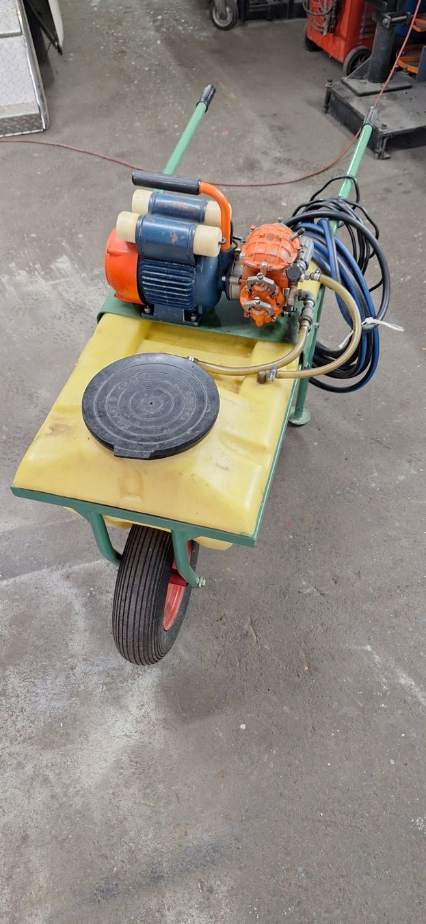 Birchmeier Tutte le macchine: Birchmeier Baumspritze mit Elektromotor – Difettoso da Sevelen venduto da StalkeronPaws 1