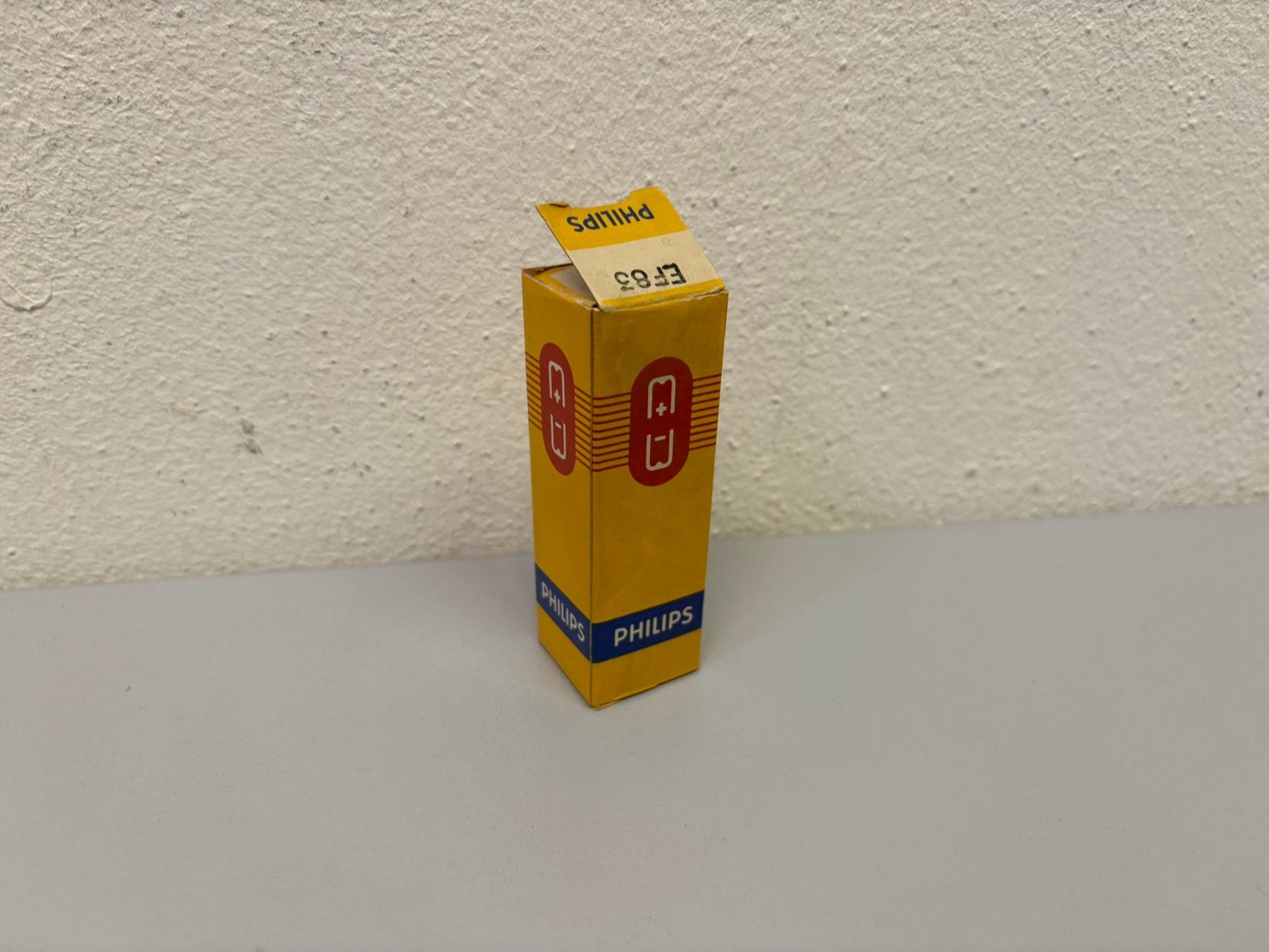 Philips Elektronikbauteile: Philips EF 83 – Neu (gemäss Beschreibung) aus Hochdorf von av-electronics