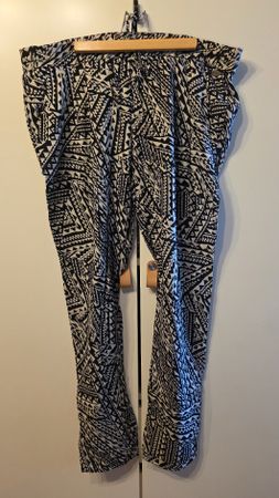Roxy Damen Sommerhose gemustert Grösse M neuwertig