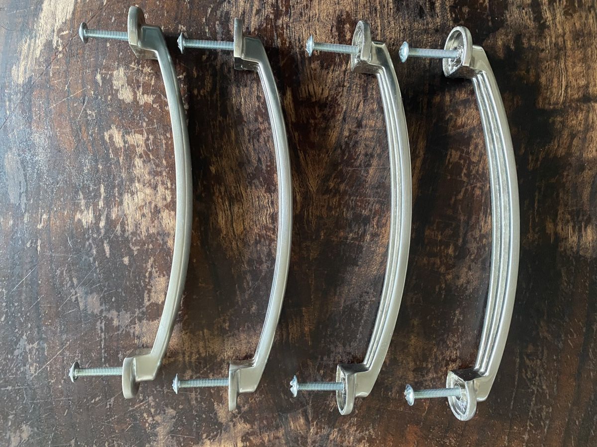 Eisenwaren: 4er Set: Elegante Moebelgriffe aus Metall ca. 18 cm lang – Gebraucht aus Zürich von ann_9fv5