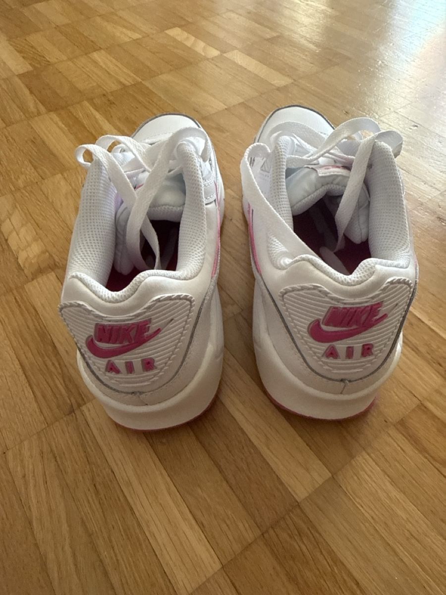 Nike Chaussures femmes: Nike Air Max 90 neu und original  – Neuf avec emballage d'origine à Sisseln AG par Gommibaerli87 2