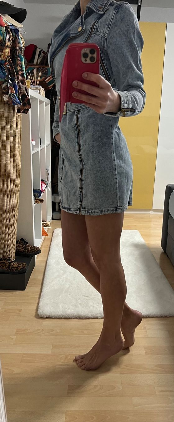 Lotti di vestiti: 2x Neu Jeans /Samt Kleider gr.34/36 – Nuovo e nell'imballaggio originale da Turbenthal venduto da 310707 1