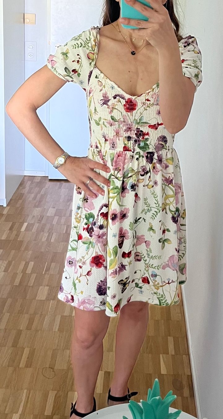 H&M Vestiti: Sommer Kleid Blumen S; Versand 2 Fr. – Usato da Zürich venduto da maral787 1