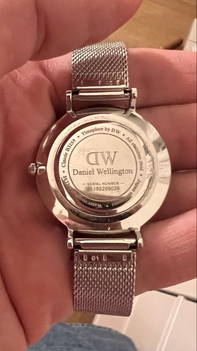 Daniel Wellington Montres: Daniel Wellington - Uhr – D'occasion à Zürich par val_5h5g 2