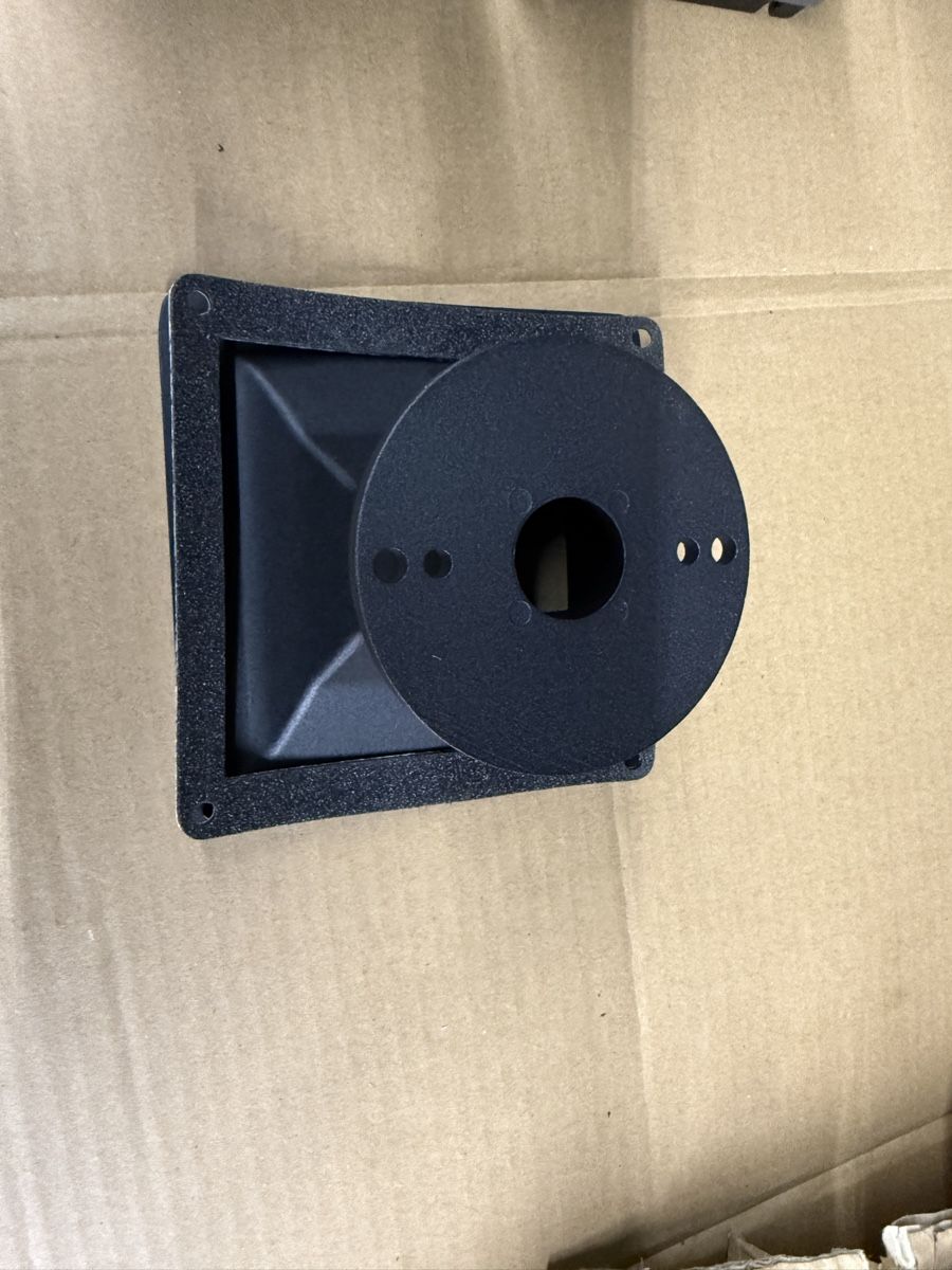 Casse acustiche: Hochtöner 1“ LineArray Horn Wave Guide – Usato da Altishofen venduto da upstage 4