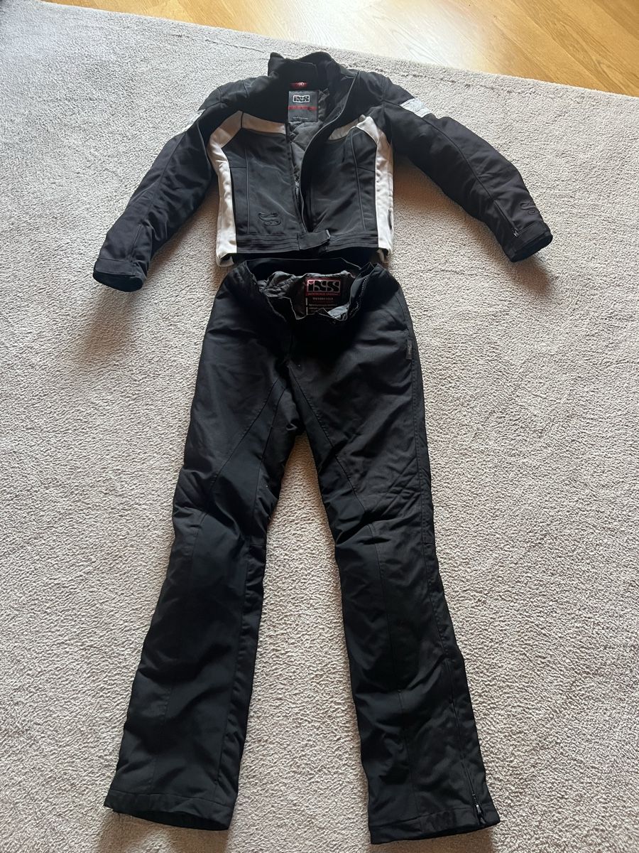 IXS Ensembles & Tailleurs: Motorradbekleidungsset IXS Grösse DLS Schwarz – Neuf (Voir description) à Stachen par Agatha011