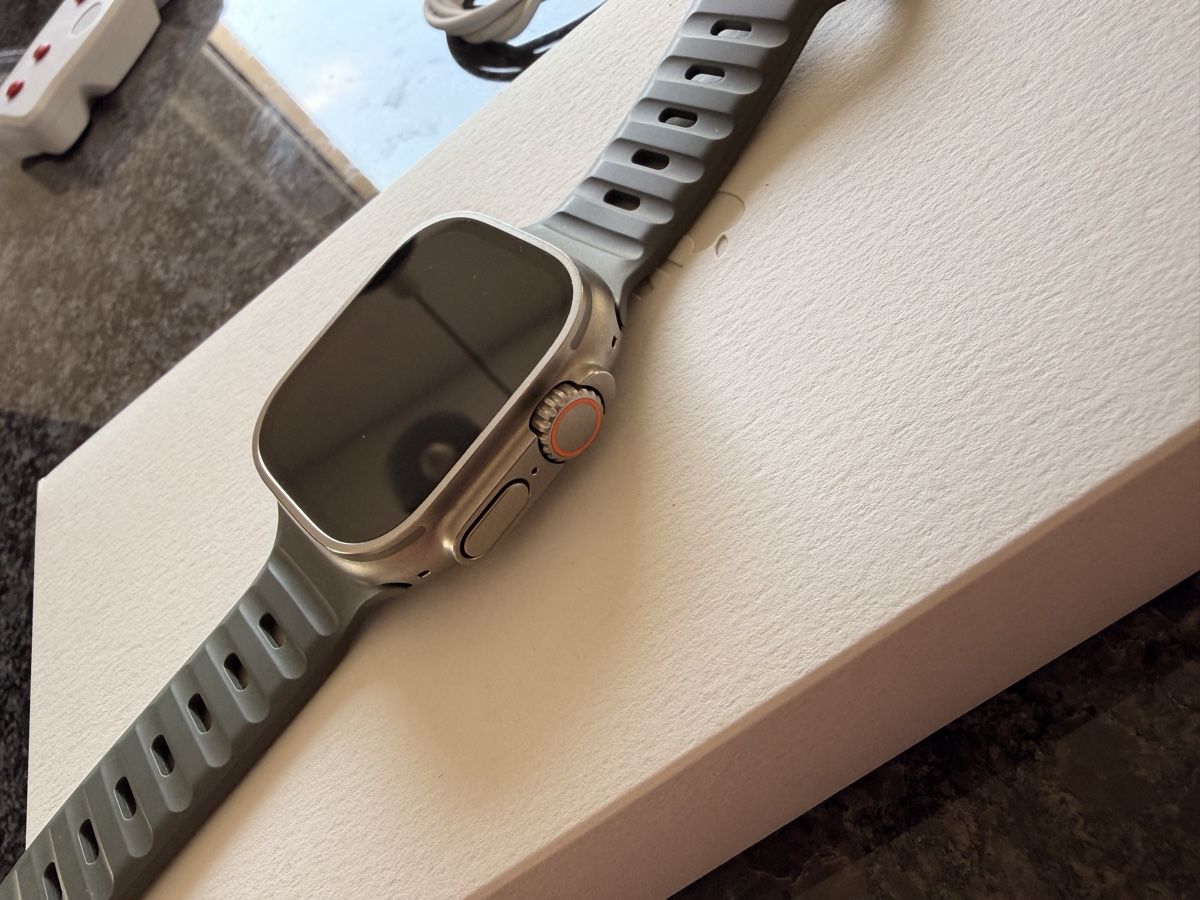 Apple Smartwatch: Apple Watch Ultra 2 Titanium 49mm Olive Alpine Loop M – Gebraucht aus oberbipp von sigi83 1