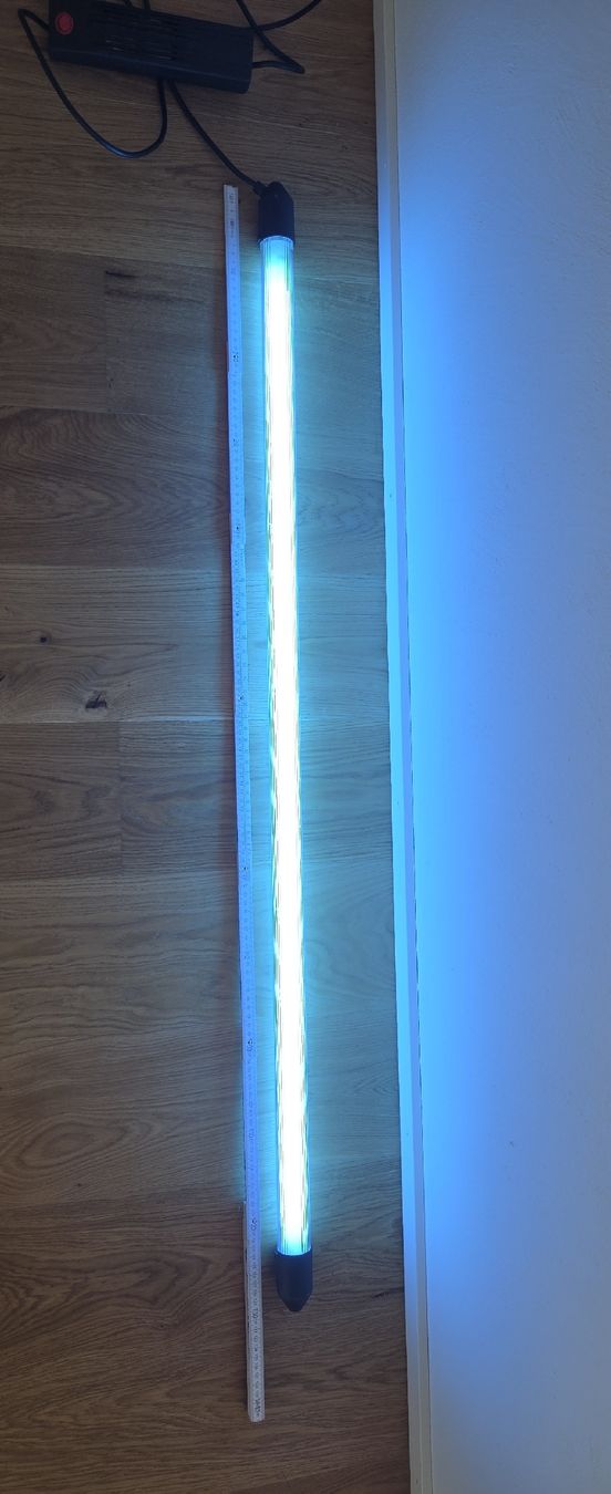 Lampes: Blaue LED Röhre, 130 cm lang – D'occasion à Lachen SZ par LinDiscount 1